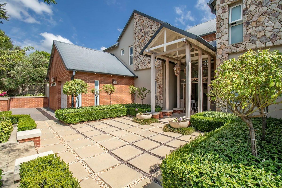 A Masterpiece of Country Living with Contemporary Luxury - Photo 4
