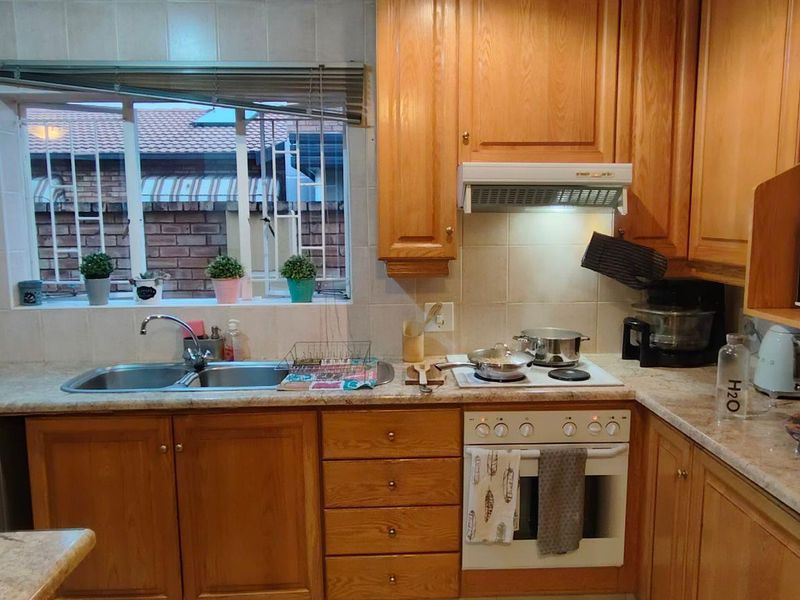 Facebrick, Full Title & Pet Friendly Gem For Sale in New Redruth - Photo 9