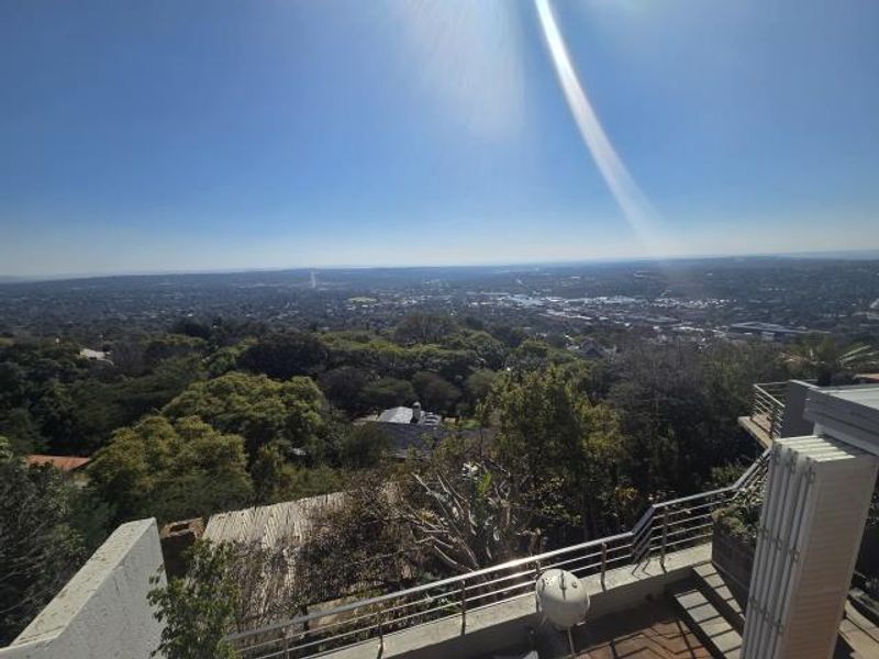 STUNNING 3 BEDROOM HOME TO RENT | WORLD’S VIEW, ROCKEY DRIVE, NORTHCLIFF - Photo 3