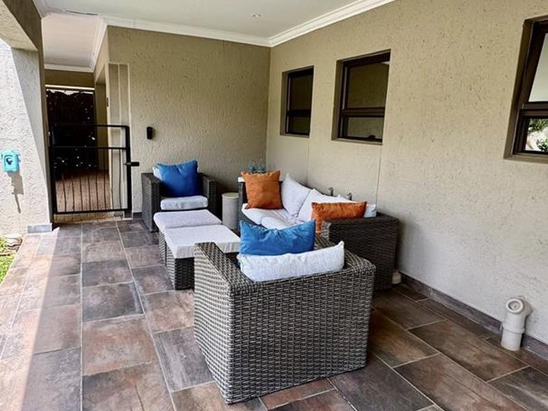 4 Bedroom House For Sale in Windhoek Country Club Estate - Photo 3
