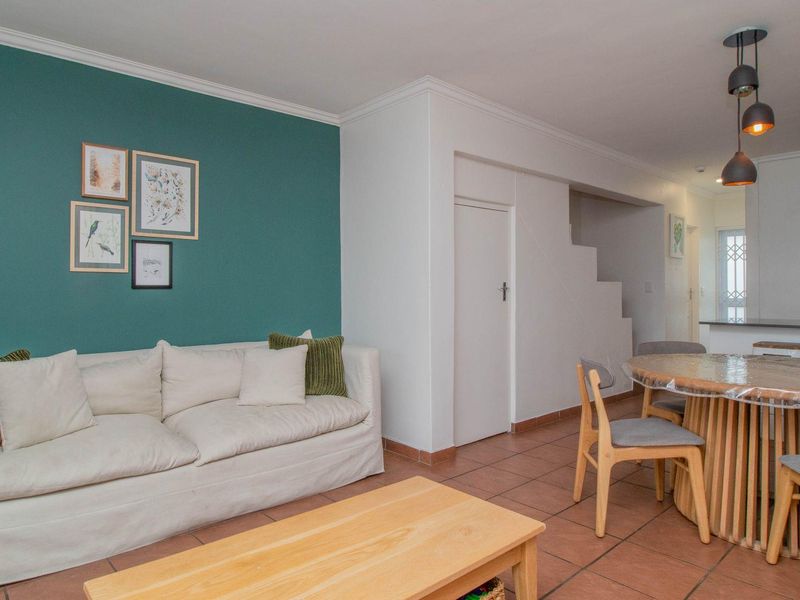 SPECTACULAR TOWNHOUSE IN SOUGHT AFTER LAKESIDE - Photo 7