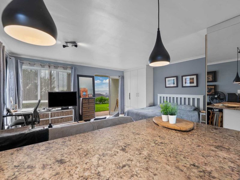 Lovely studio apartment in Vredehoek. - Photo 7