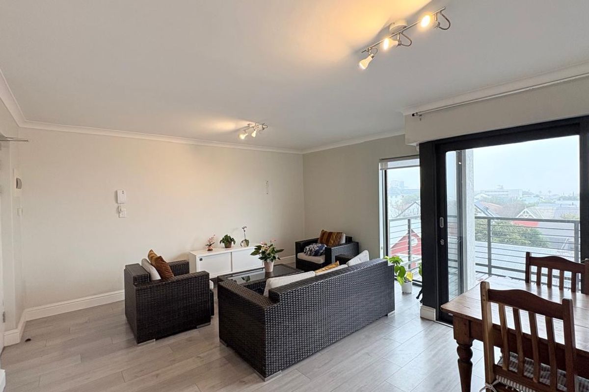 Two Bedroom Apartment Madison Place - Observatory - Photo 3