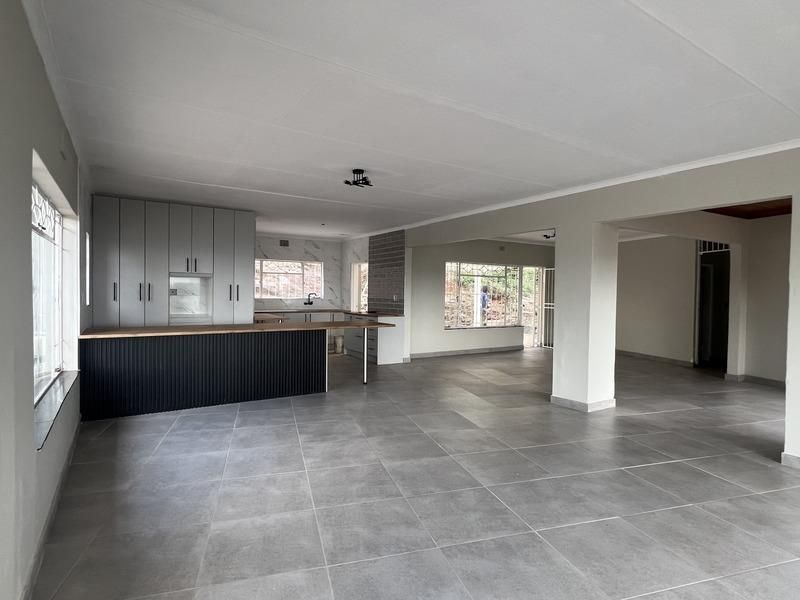 Panoramic Views , Newly Renovated from Scratch Family Home. - Photo 4