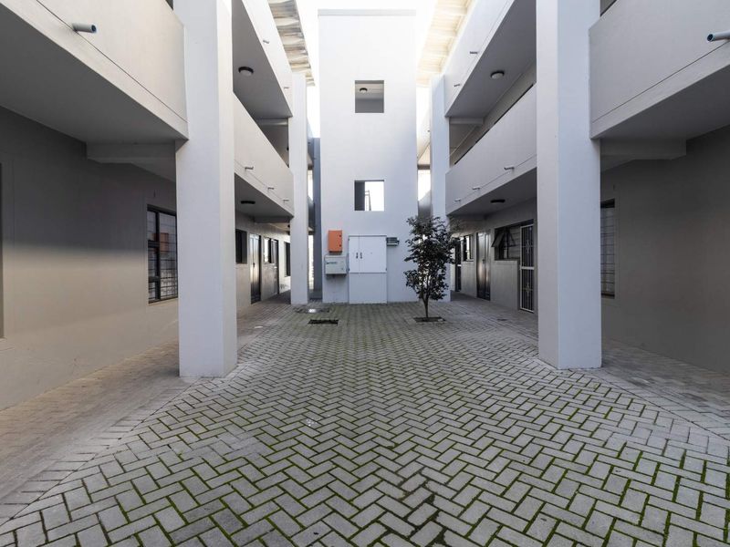 2 Bed 2 Bath Ground Floor Apartment - Photo 2