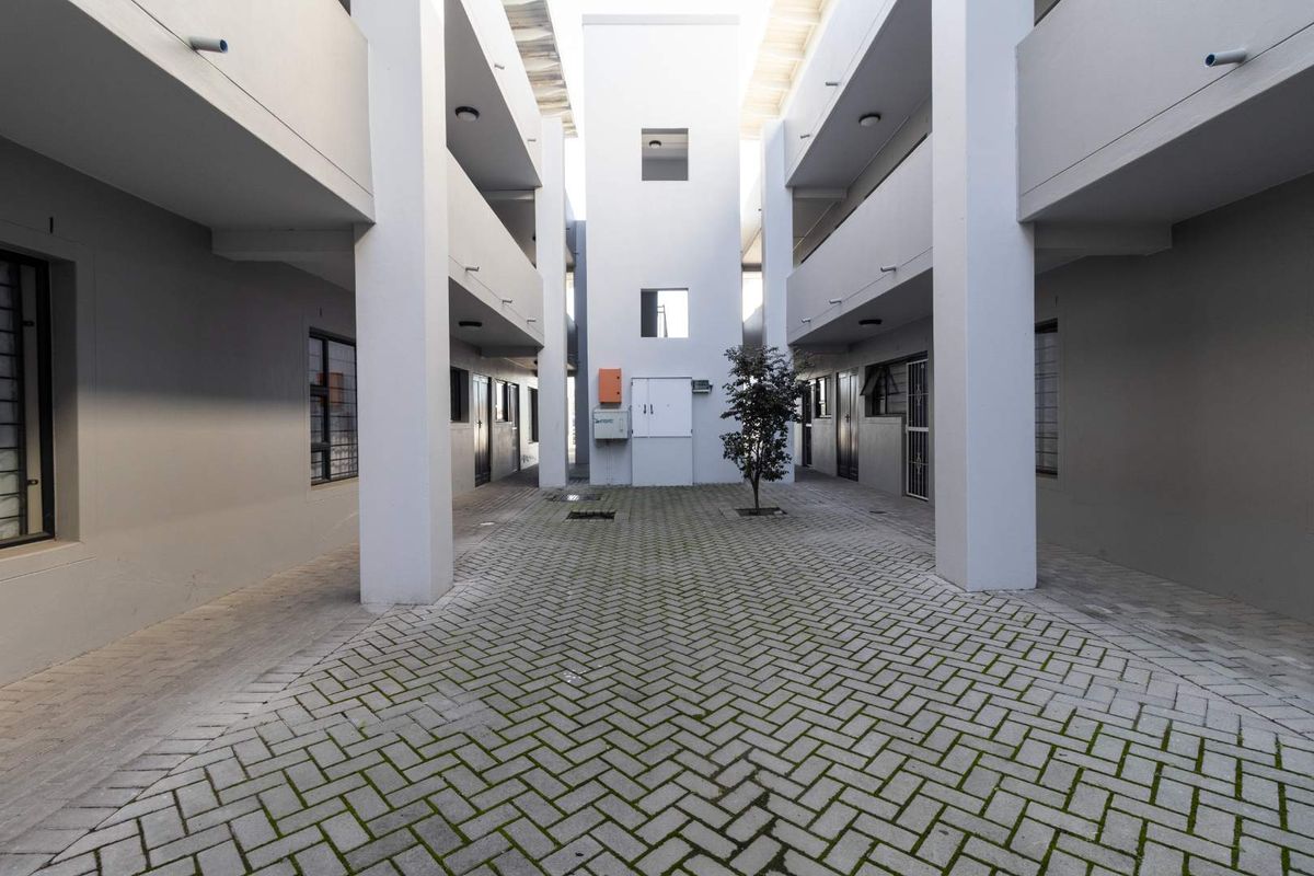 2 Bed 2 Bath Ground Floor Apartment - Photo 2