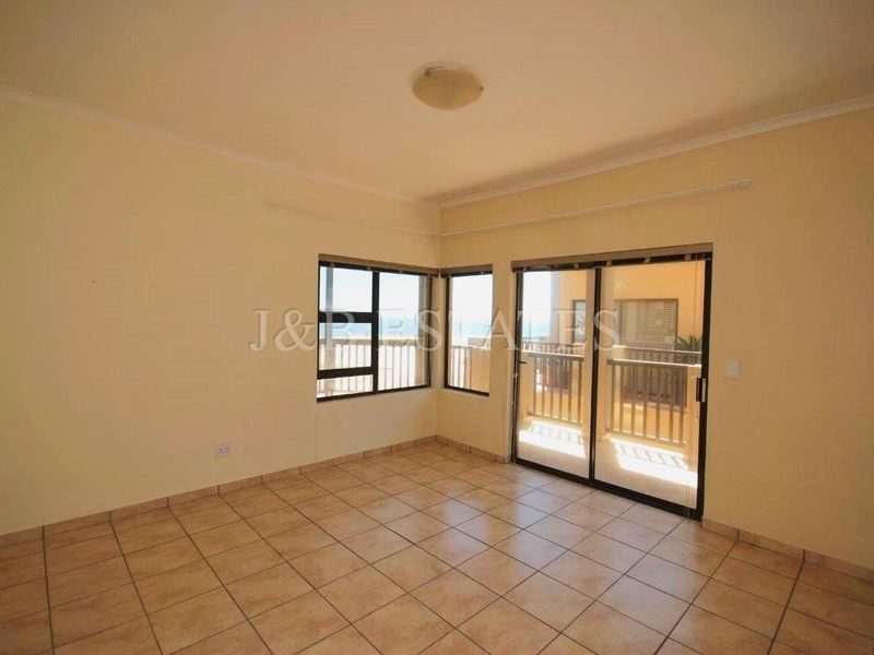 3-Bedroom Apartment With Sea Views - Photo 9