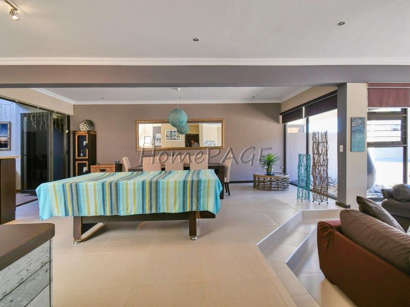 Long Beach Ext 1, Walvis Bay:  BEAUTIFUL, LUXURIOUS Home is for Sale - Photo 3
