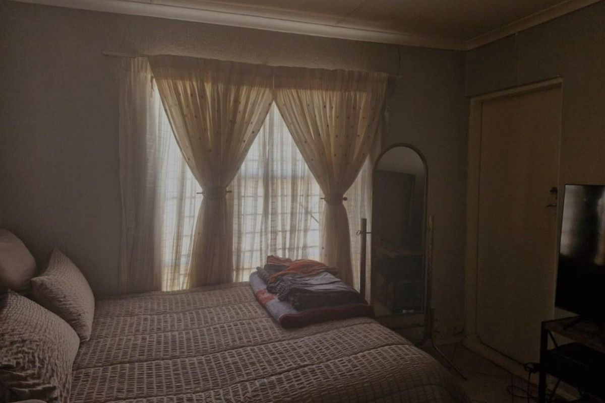 Three bedroom house for sale at The Orchards - Photo 2