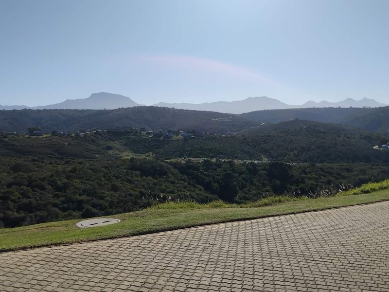 AVONDDANS: STUNNING  882 M2 VACANT LAND WITH MOUNTAIN VIEWS !!! - Photo 5