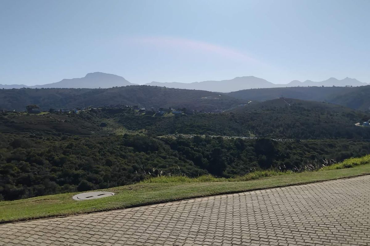 AVONDDANS: STUNNING  882 M2 VACANT LAND WITH MOUNTAIN VIEWS !!! - Photo 5