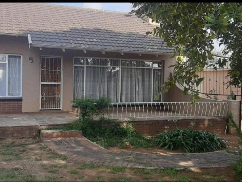 3 Bedroom for Rent in Elspark - Photo 2