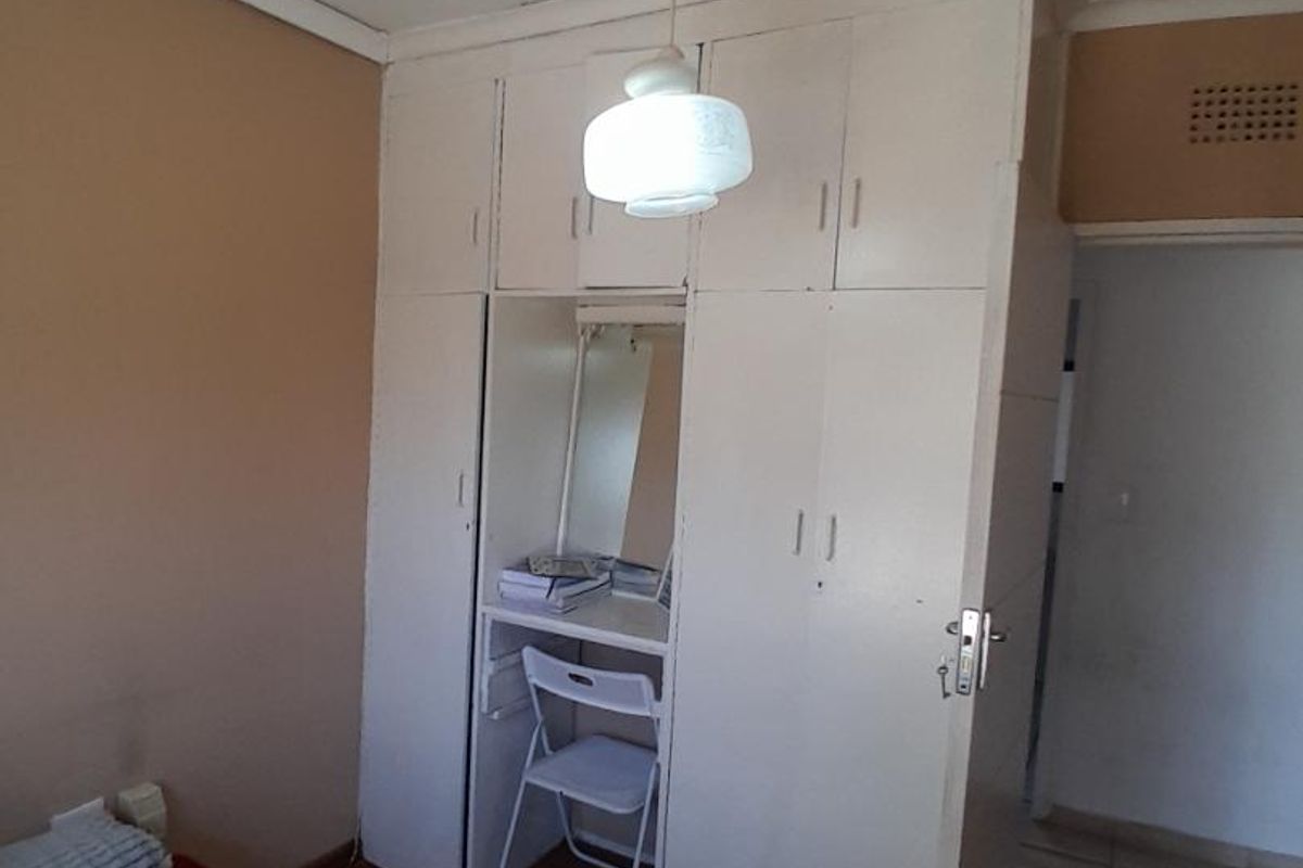 Spacious 4 Bedroom family home - Photo 4