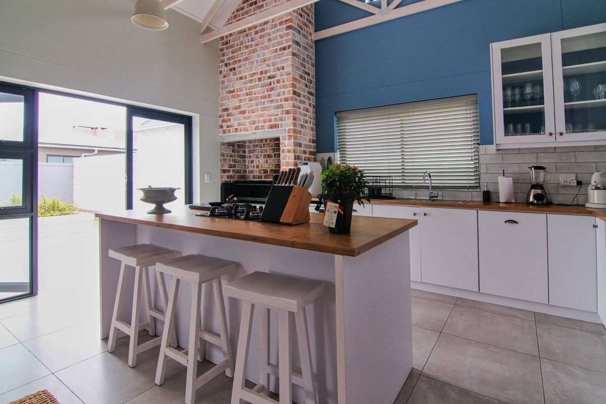 Ext 39, Swakopmund:  BRAND NEW upmarket 2 Bedr Townhouses for sale - Photo 4
