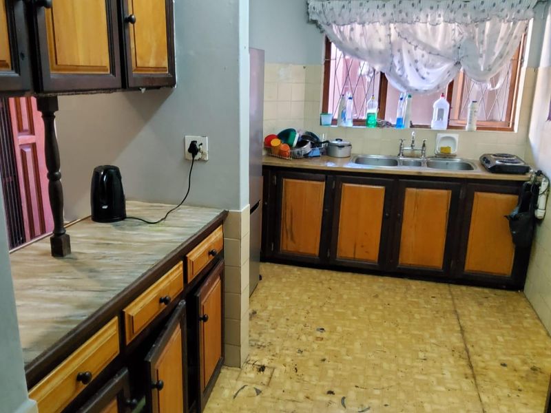 Charming  2 bedroom Family Townhouse in secure Prime Location - Photo 9