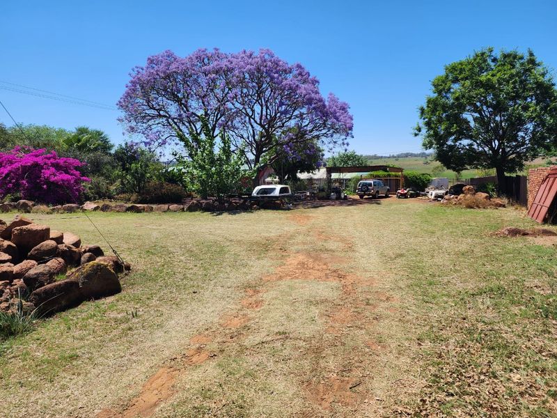 7 Bedroom Farm Next to Main Road in Haakdoornboom - Photo 6