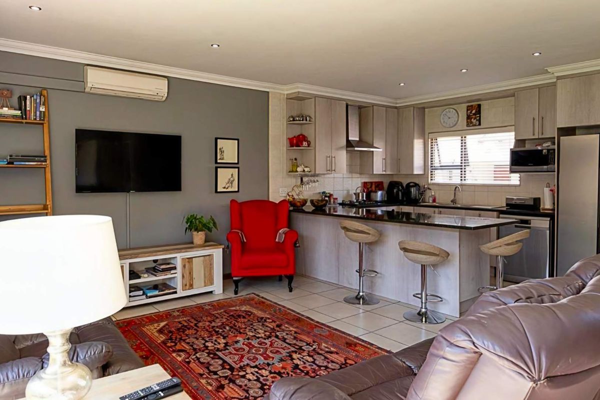 3 Bedroom Townhouse for Sale in New Redruth - Photo 4