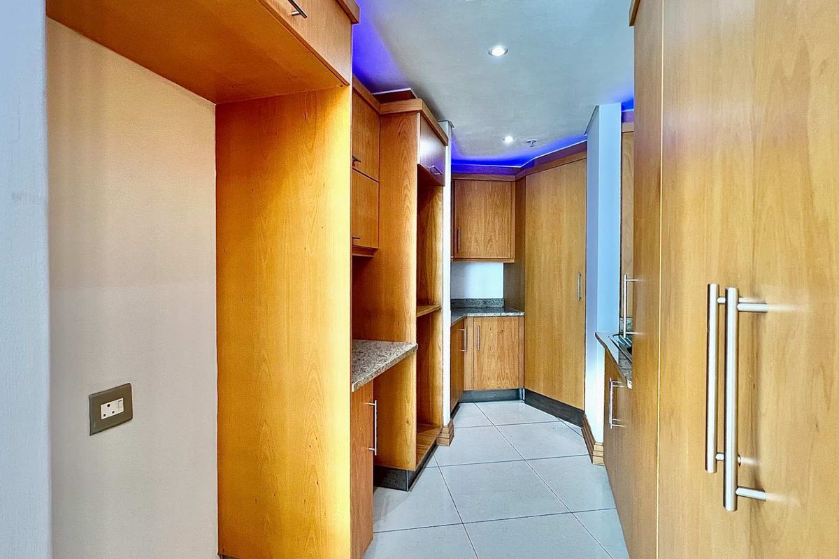 3 BEDROOM I 3.5 BATHROOM APARTMENT - Photo 5