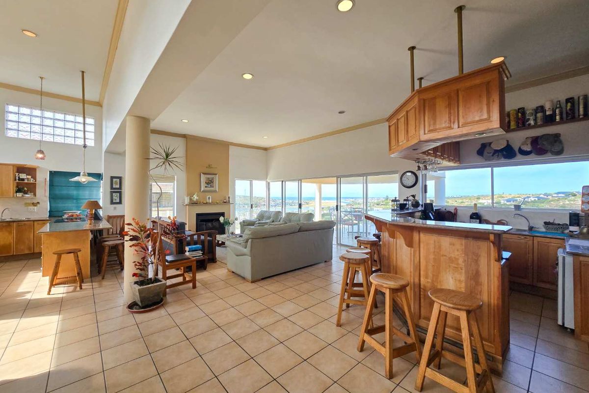 Exceptional coastal living with River and Sea Views – Stilbaai- Wes. - Photo 4