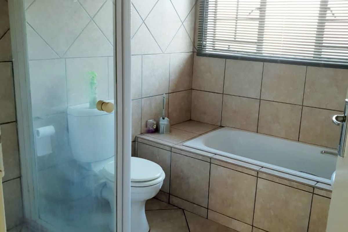 Charming 2-Bedroom Townhouse for Sale in Amberfield Ridge Estate!!! - Photo 4