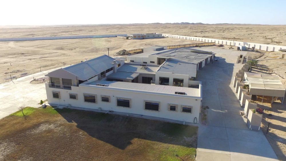 main house exterior view