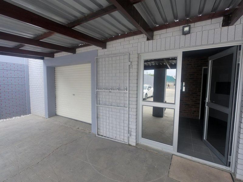 184sqm light industrial unit To Let Brackenfell - Photo 1
