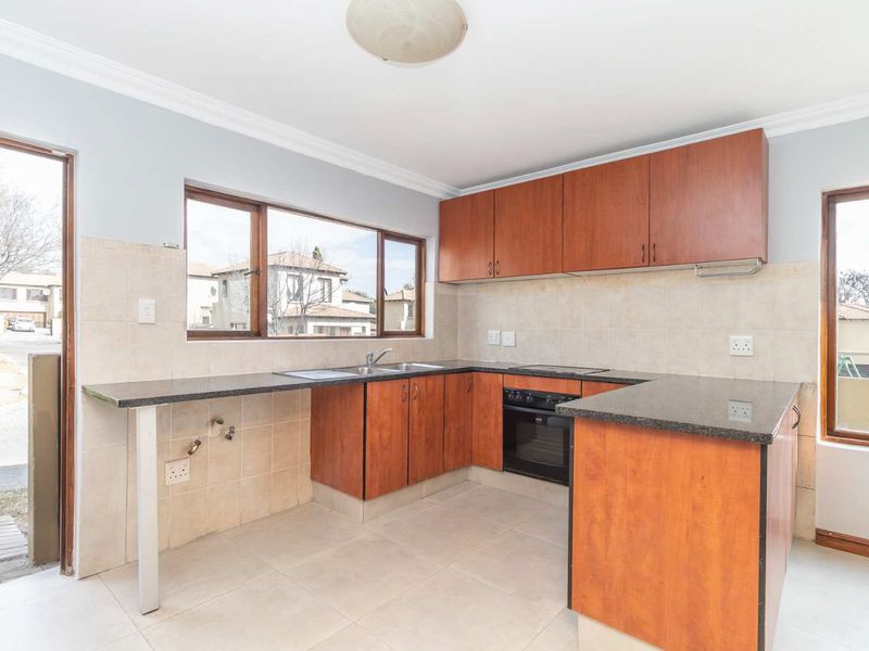 Freestanding 2 Beds, 2 Baths in the heart of Kyalami - Photo 7