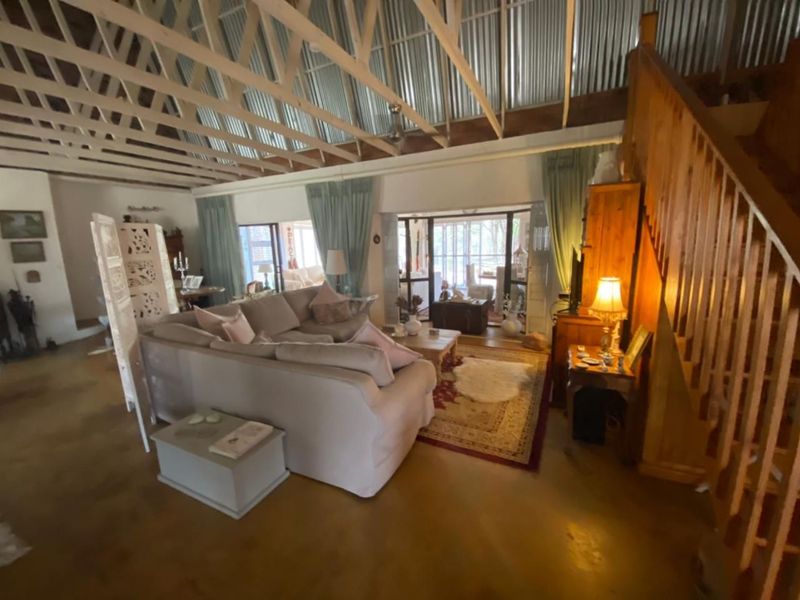 Tranquil Living In The Bushveld - Photo 3