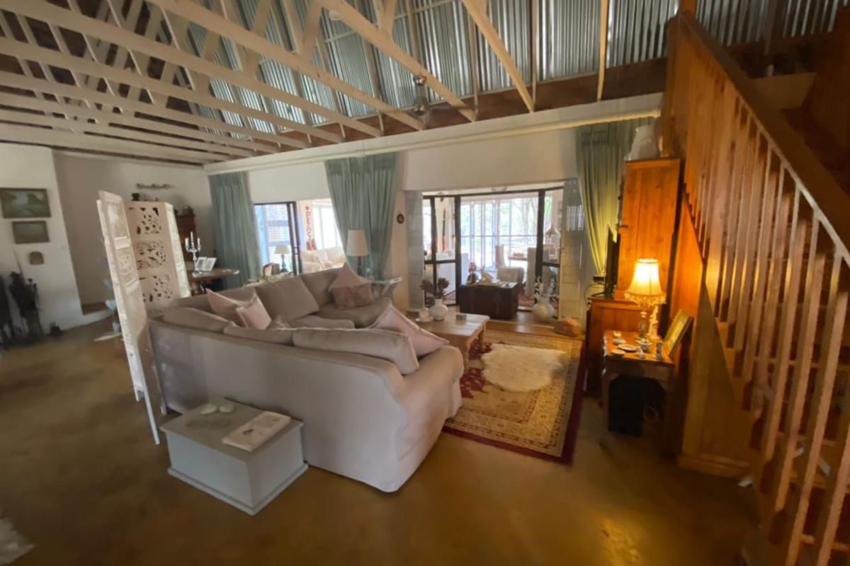 Tranquil Living In The Bushveld - Photo 3
