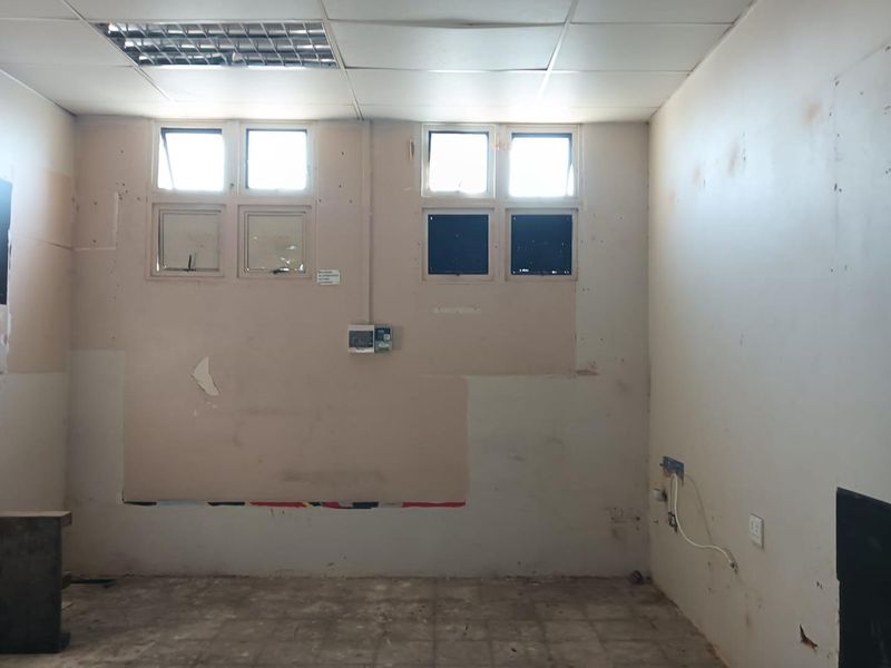 Prime First-Floor Space Opposite Phoenix Plaza – High Foot Traffic! - Photo 6