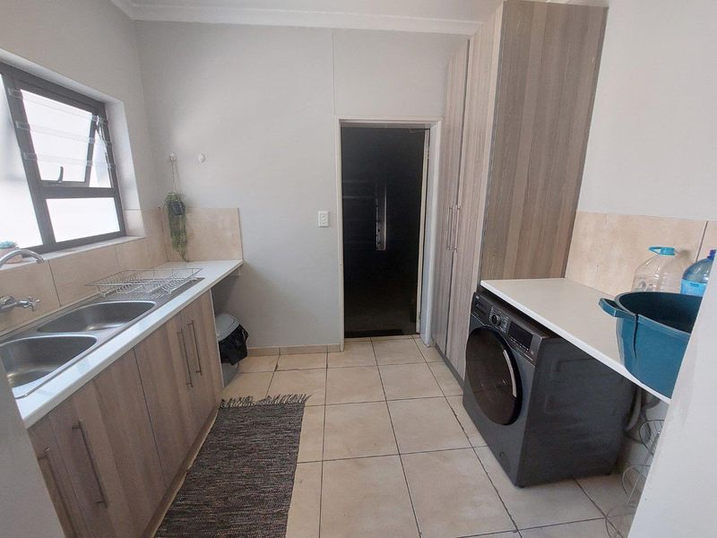 3 bedroom pioneers park  ext1 | Westvale - Photo 3