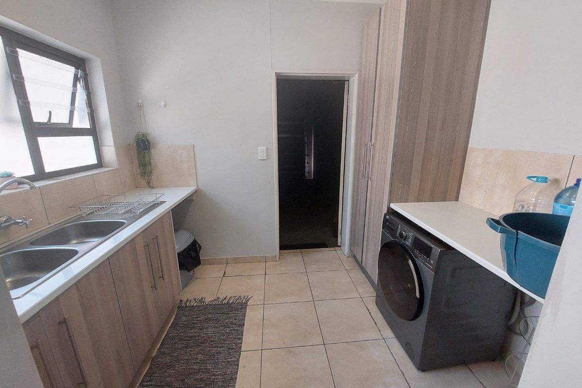 3 bedroom pioneers park  ext1 | Westvale - Photo 3