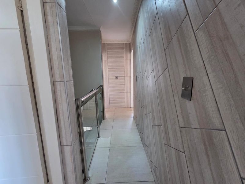 Spacious 3-Bedroom Home in a Perfectly Managed Estate - Photo 9