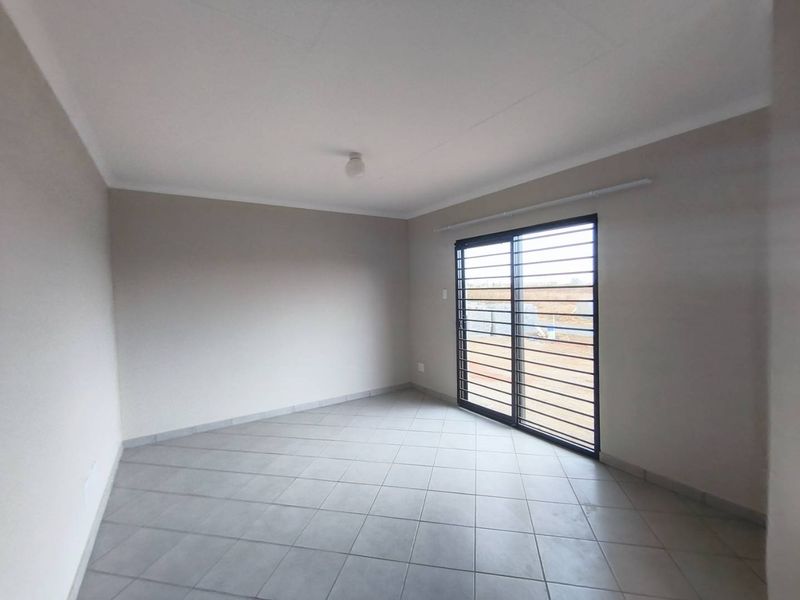 3 Bedroom House for Sale in Windmill Park Ext 32 - Photo 9