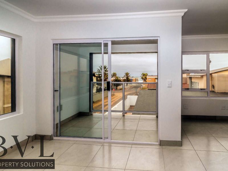 Prime Location - Photo 2