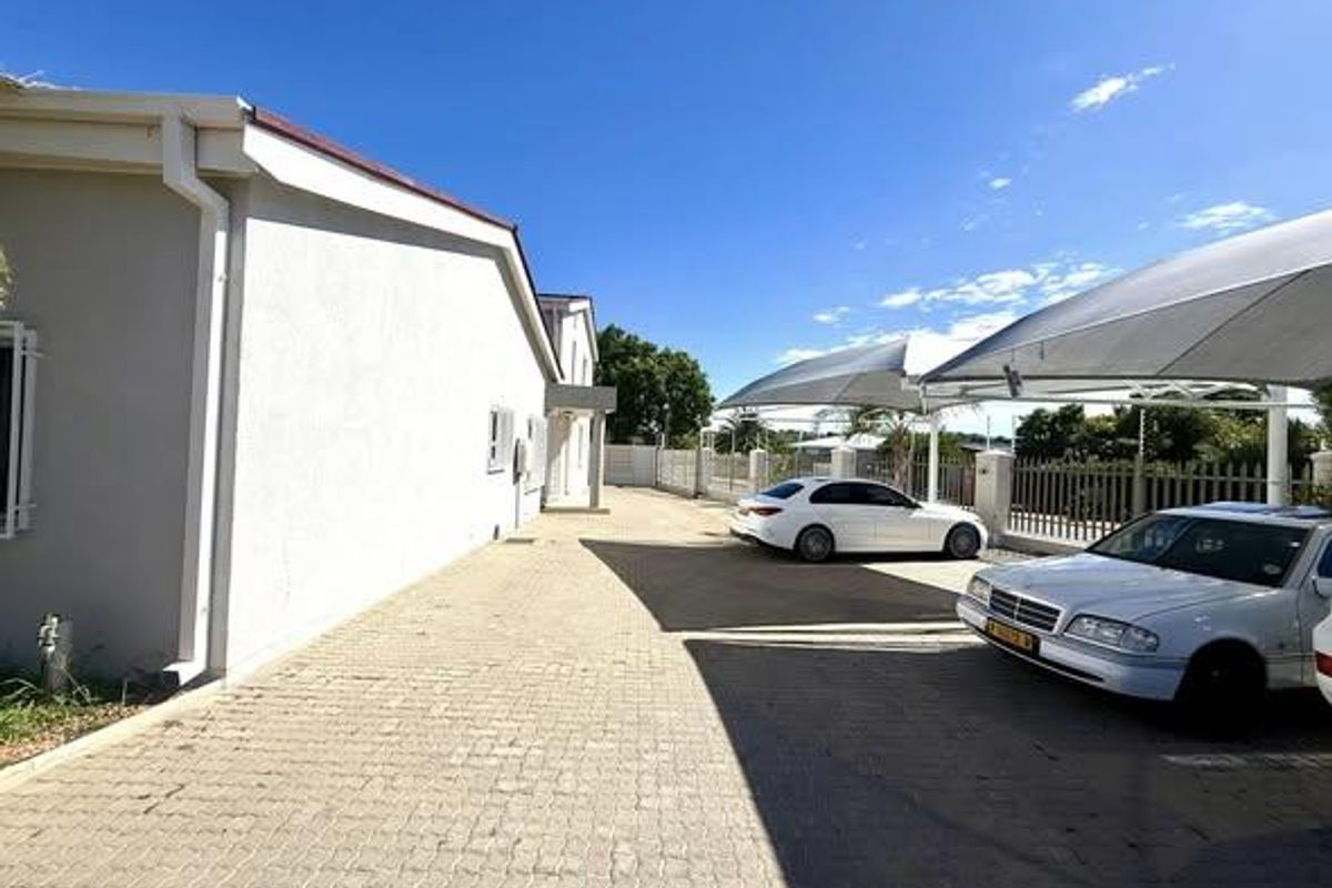 2 Office Sections available To Let - Photo 3