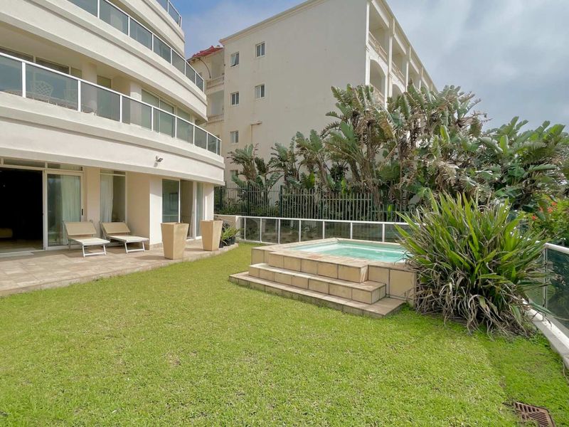 Stunning Beach front Apartment - Photo 2