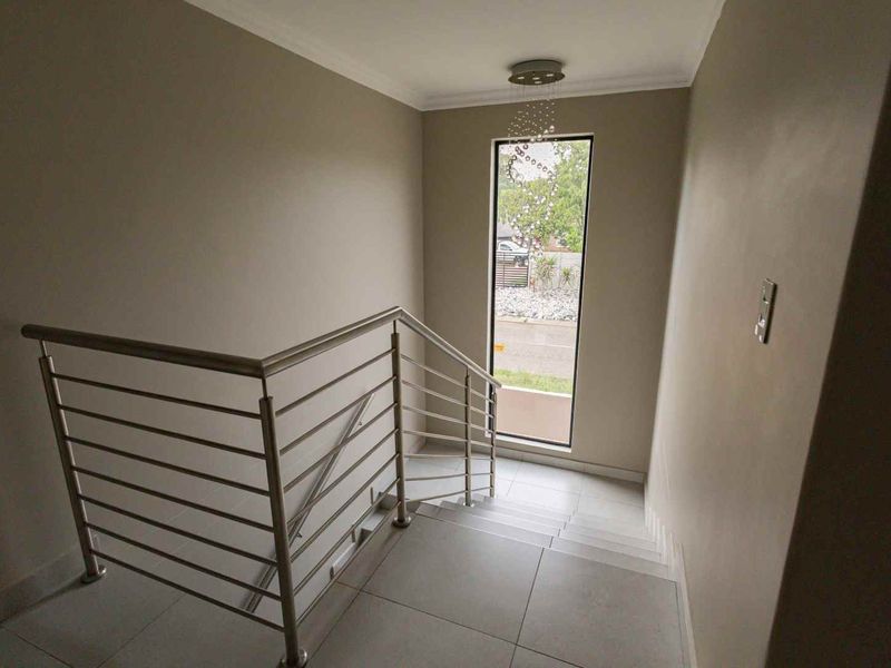 Spacious 4 Bedroom Double Story Home in Montana Village Estate - Photo 10