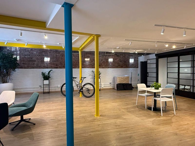 Dual Entrance 346m2 unit to let in De Waterkant - Photo 9