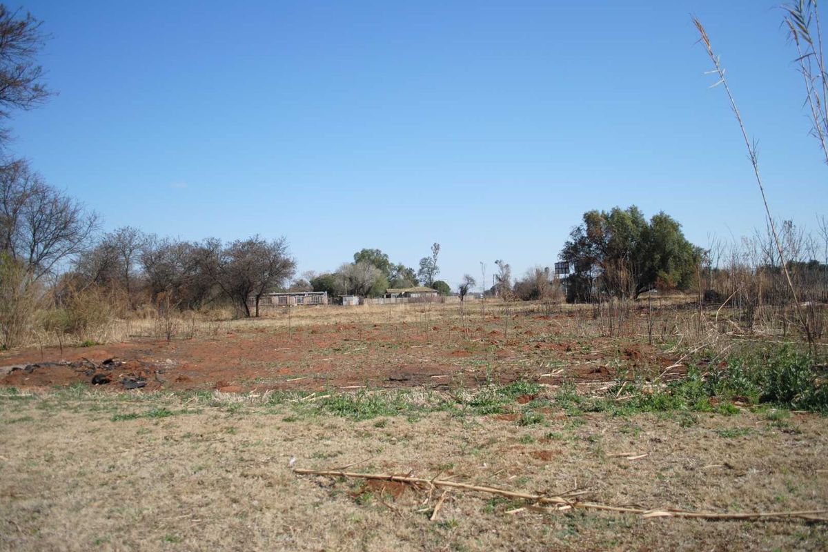 Most affordable Vacant Stands - Well priced - Cash buyers only - Photo 3