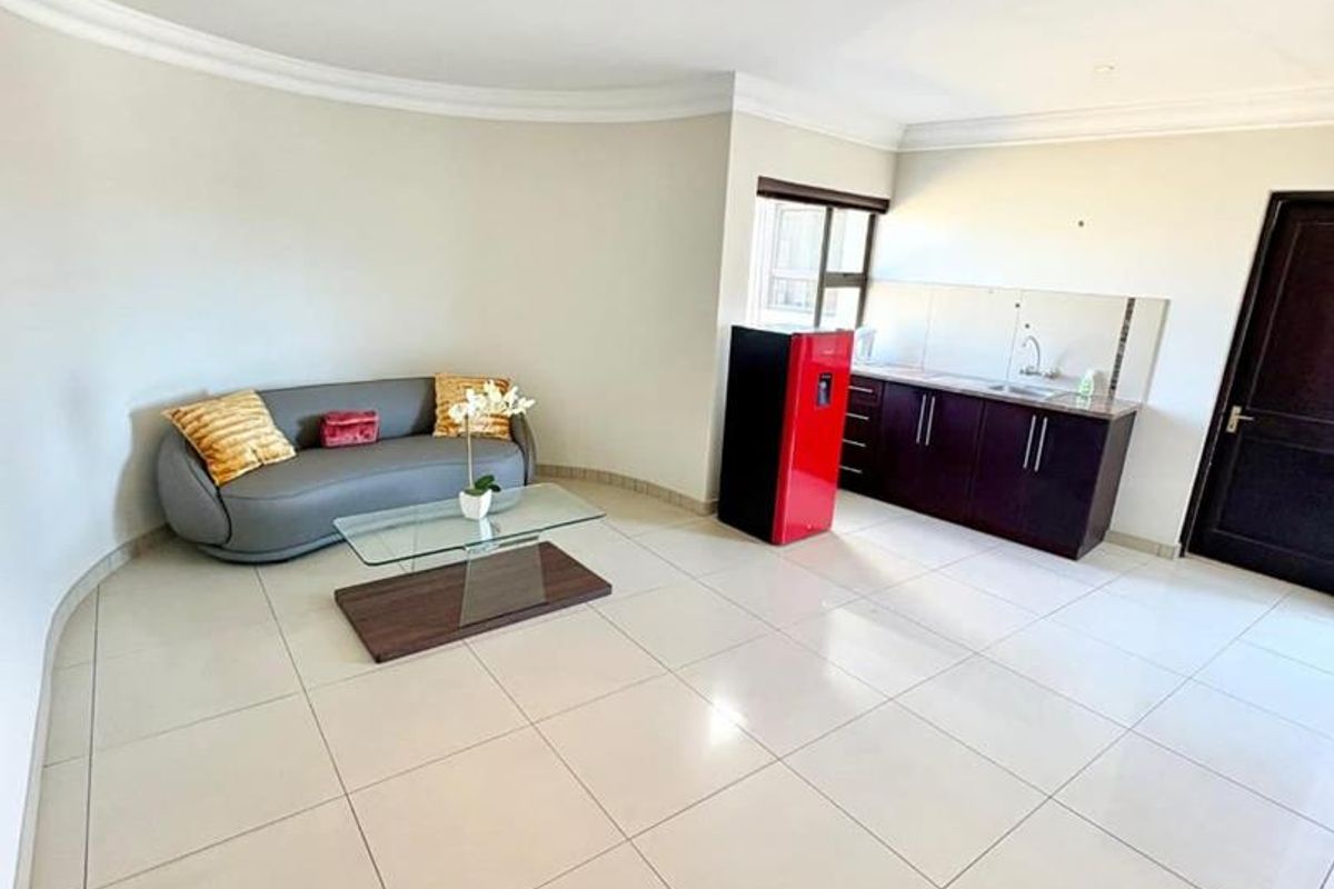 🏡✨ LONG BEACH FAMILY HOME | FOR SALE OR RENT! 🌊 - Photo 5