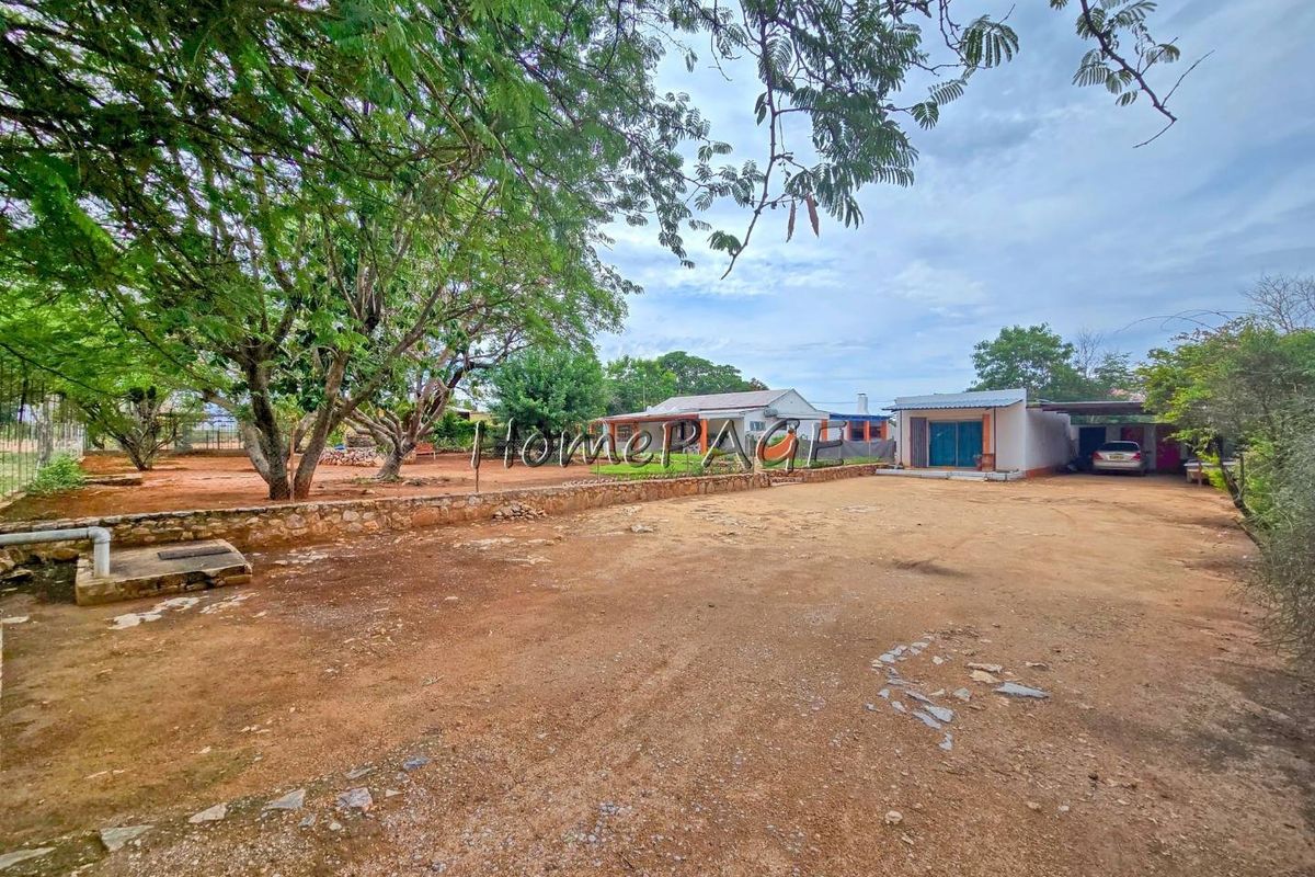 Outjo:  Quaint Cottage-Style Home for Sale - Photo 2