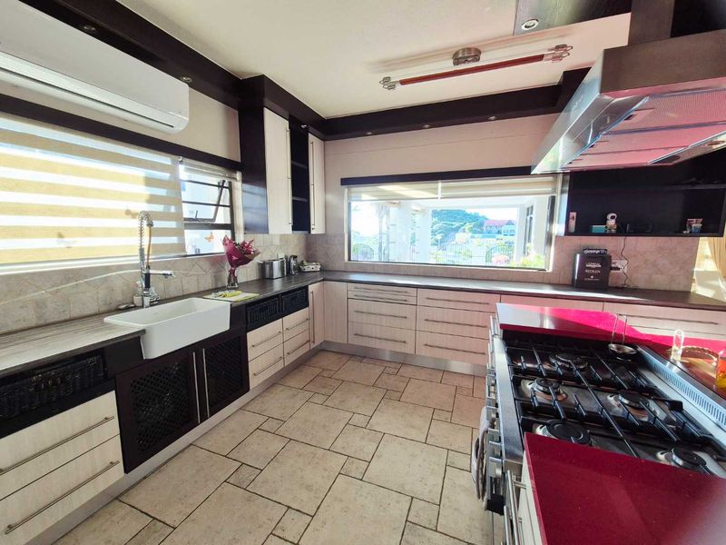 Luxurious Ludwigsdorf Family Home - Photo 4