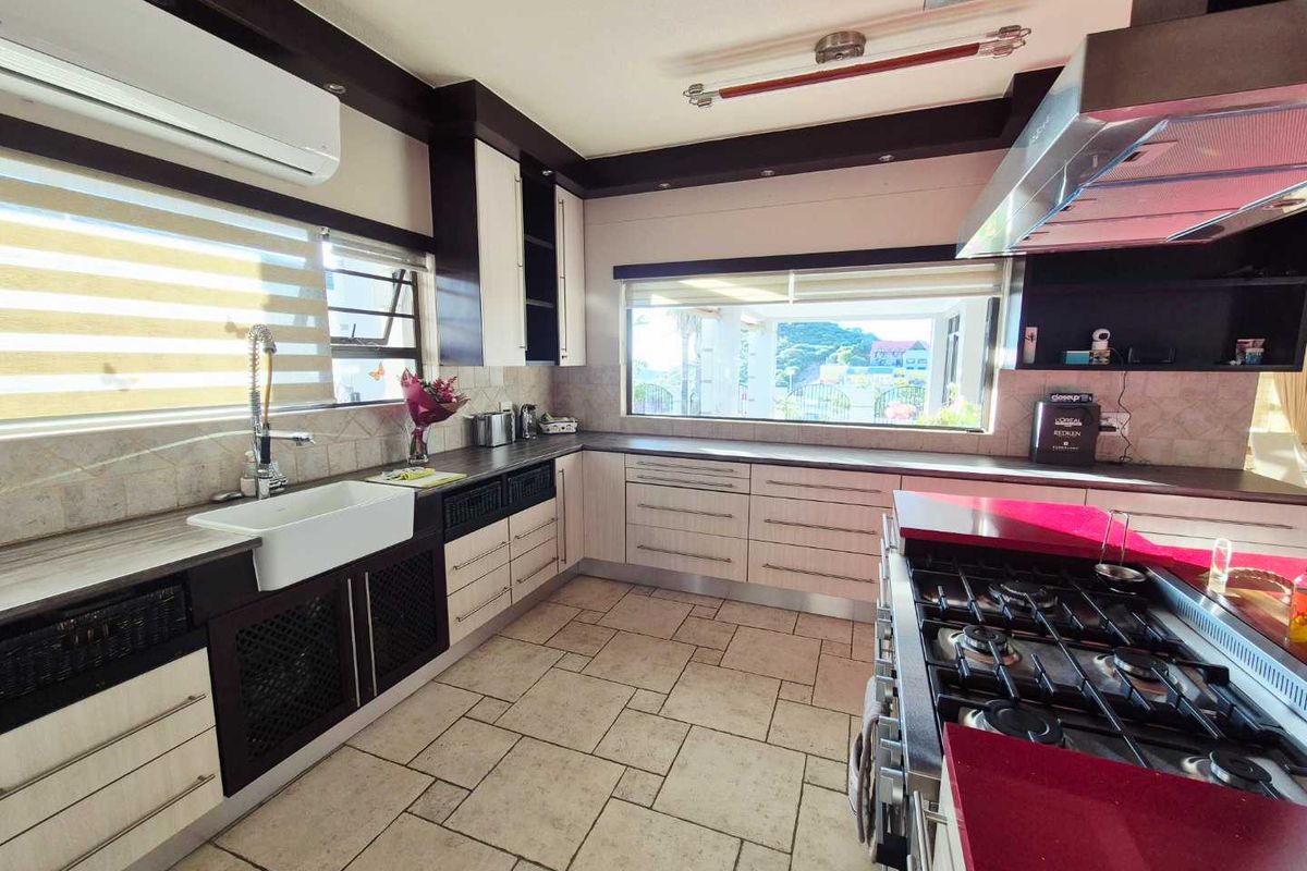 Luxurious Ludwigsdorf Family Home - Photo 4