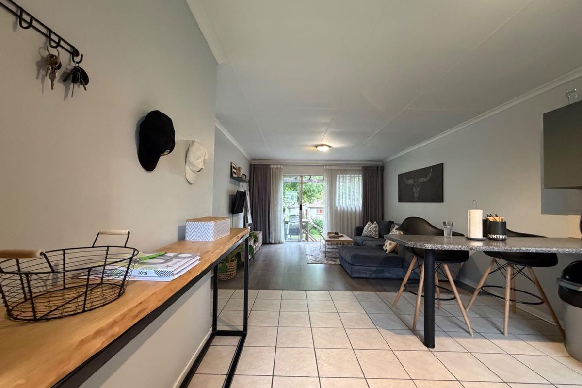 Modern Townhouse for Sale in Greenstone Hill, Edenvale - Photo 5