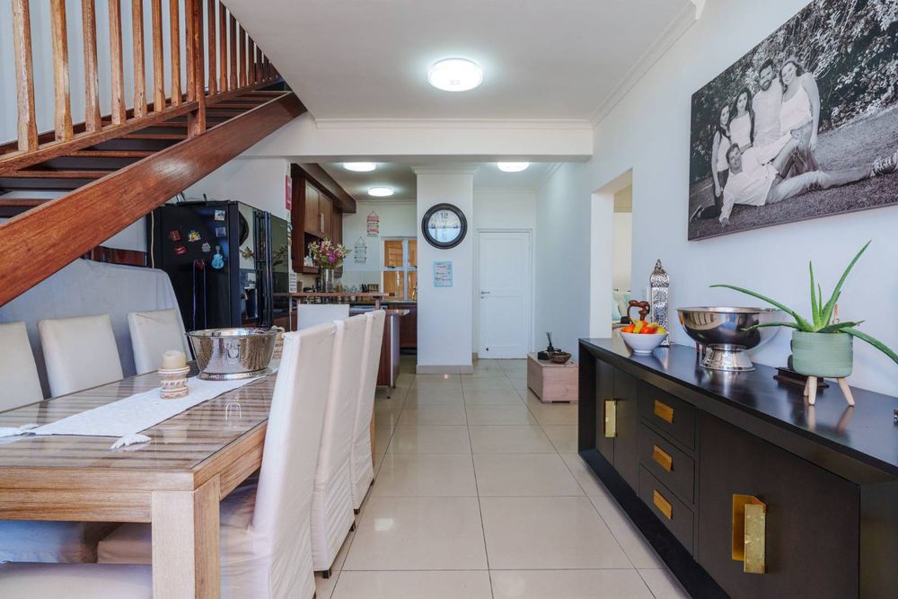 Open plan kitchen and dining room