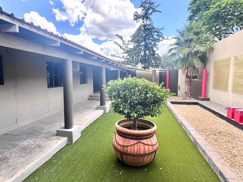 Offices For Sale in Eros - Photo 4