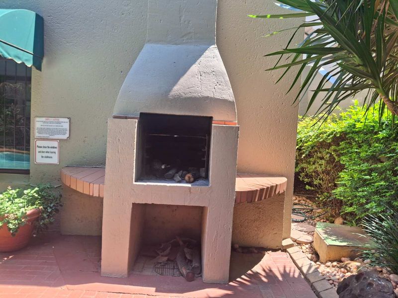 A CHARMING ONE BEDROOM APARTMENT - Photo 4