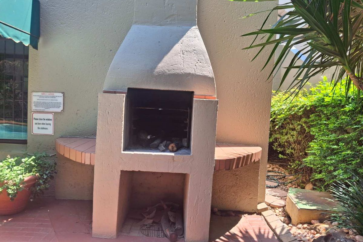 A CHARMING ONE BEDROOM APARTMENT - Photo 4