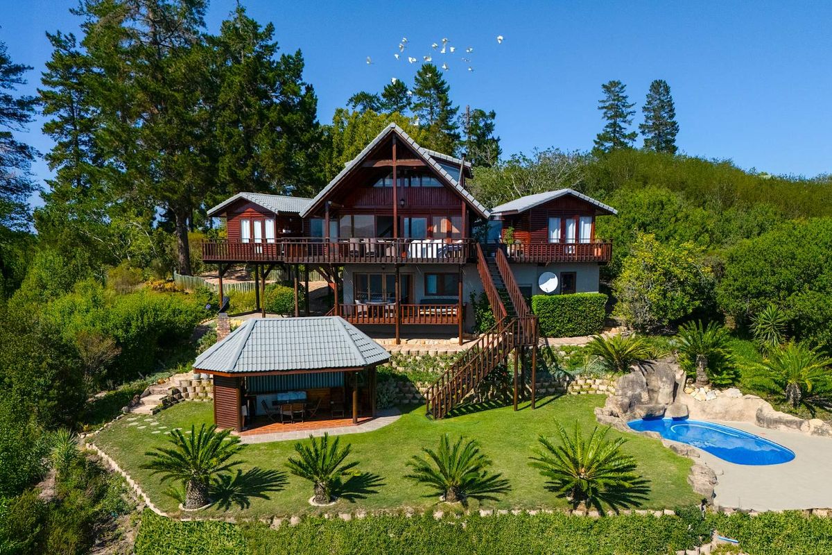 Perched Above the Rest: Modern Luxury with Panoramic Eagle Views - Photo 2